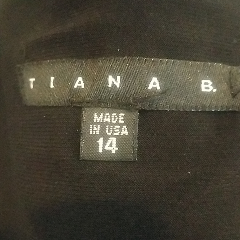 Dress - Picture 4 of 6